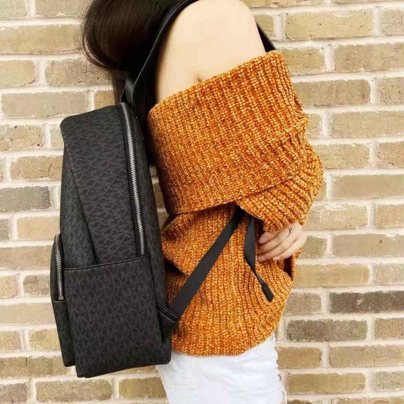 Gaby’sBags💕NWT Michael Kors Large Backpack - Picture 4 of 4